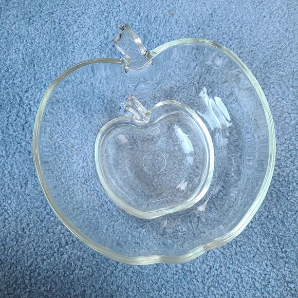 Vintage Hazel Atlas Glass Orchard Pattern Apple Glass Ware Small and Large Bowls - Picture 2 of 5